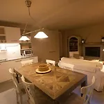 Casa de Férias Castello Di Vezio In The Village