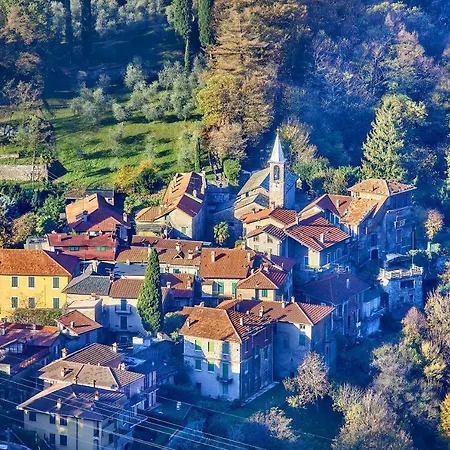 Nyaraló Castello Di Vezio In The Village Varenna