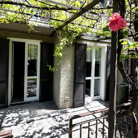 Feriehus Castello Di Vezio In The Village