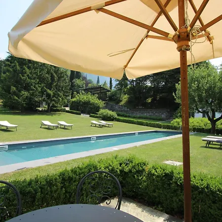 Castello Di Vezio In The Village Feriehus