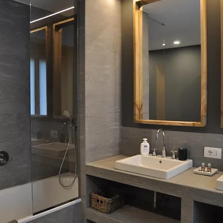 Castello Di Vezio In The Village Feriehus *