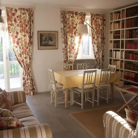 Castello Di Vezio In The Village Feriehus Varenna