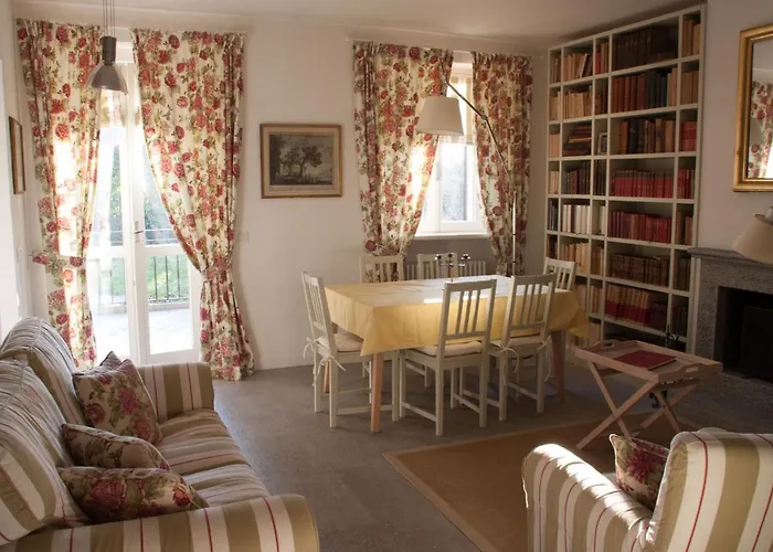 Castello Di Vezio In The Village 別荘 ヴァレンナ