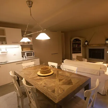 Σπίτι διακοπών Castello Di Vezio In The Village