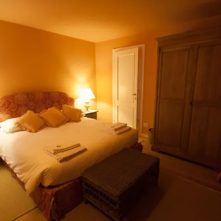 Castello Di Vezio In The Village *