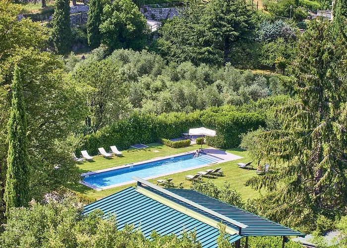 Nyaraló Castello Di Vezio In The Village *