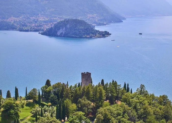 Nyaraló Castello Di Vezio In The Village *