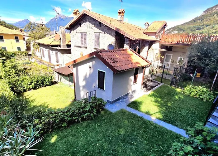 Castello Di Vezio In The Village Nyaraló Varenna