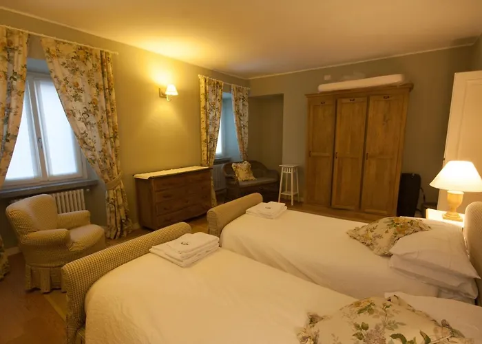 Castello Di Vezio In The Village Varenna