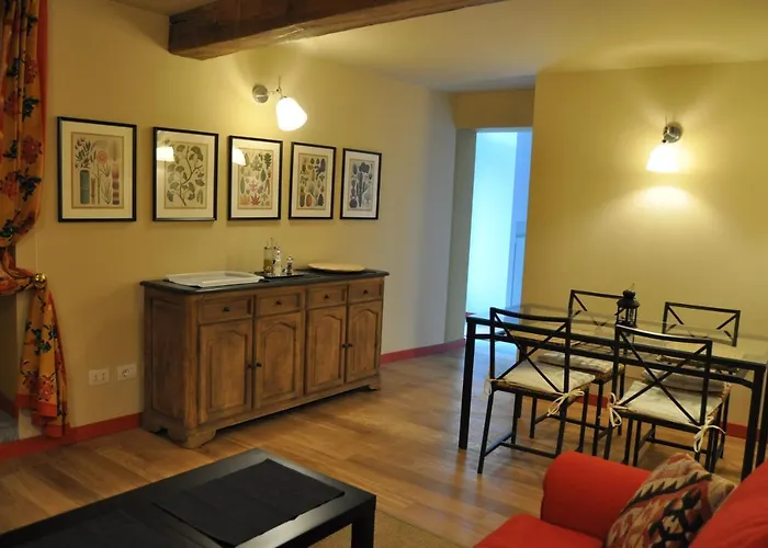 Castello Di Vezio In The Village Nyaraló Varenna