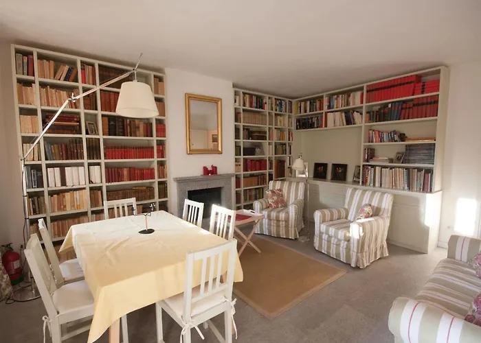 Castello Di Vezio In The Village Nyaraló *